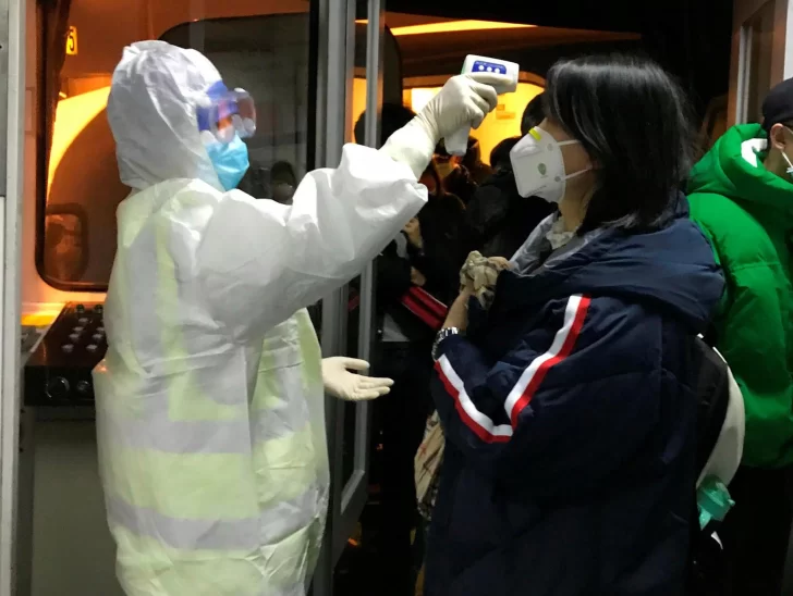 Un argentino fue aislado en Ezeiza por presentar síntomas de coronavirus Un argentino fue aislado en Ezeiza por presentar síntomas de coronavirus