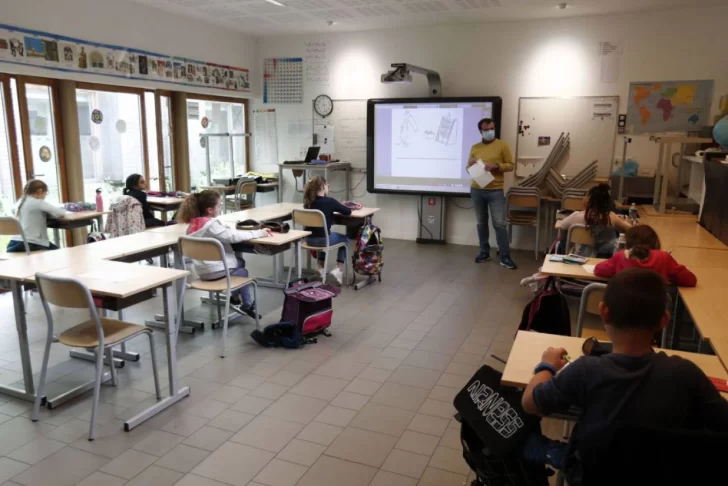 Francia prohíbe el lenguaje inclusivo en escuelas Francia prohíbe el lenguaje inclusivo en escuelas