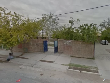 Se incendió un depósito en una escuela de Chimbas e investigan si fue intencional