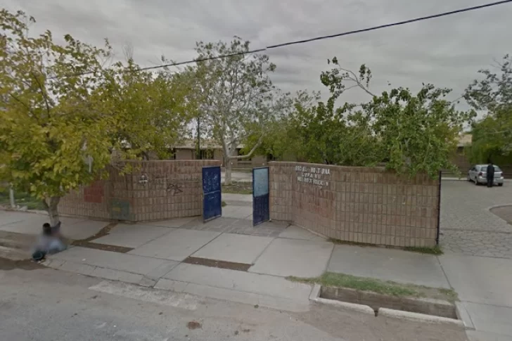 Se incendió un depósito en una escuela de Chimbas e investigan si fue intencional