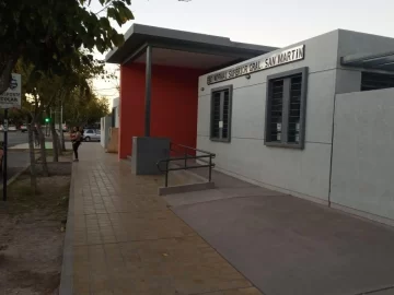 Revuelo en una escuela capitalina por una amenaza de bomba Revuelo en una escuela capitalina por una amenaza de bomba