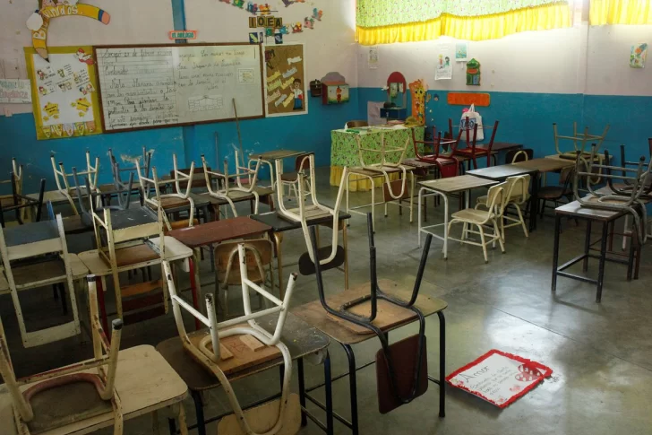 Mendoza venderá bienes del Estado para arreglar escuelas antes del regreso a las clases