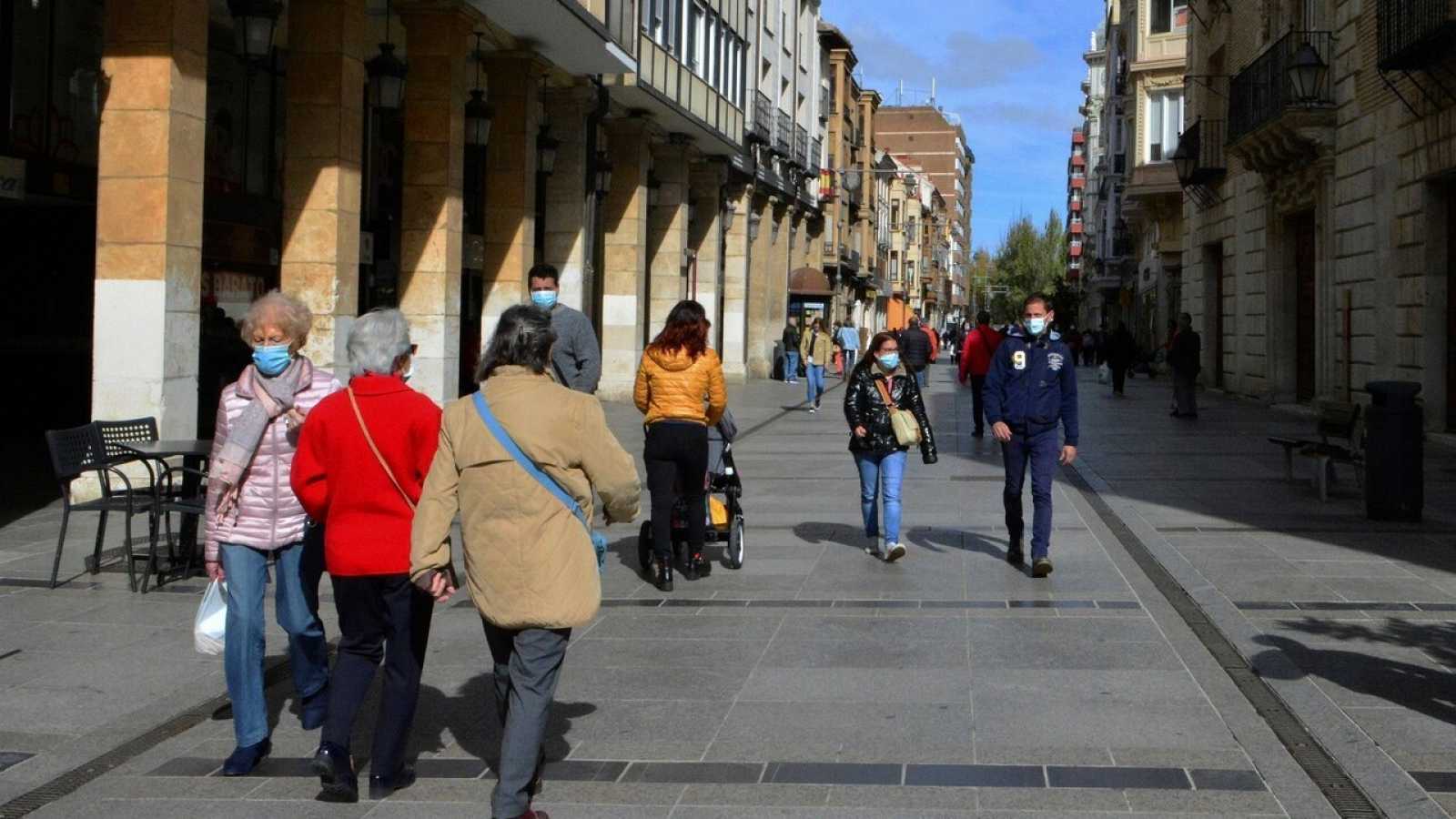 Más de un tercio de la población española ya se vacunó con dos dosis contra el Covid