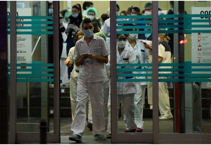 España registró su cifra de muertos más alta en un día: 849 víctimas España registró su cifra de muertos más alta en un día: 849 víctimas