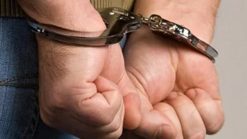 Le recriminó a su hija que por golpearla se lastimó y volvió a atacarla Le recriminó a su hija que por golpearla se lastimó y volvió a atacarla