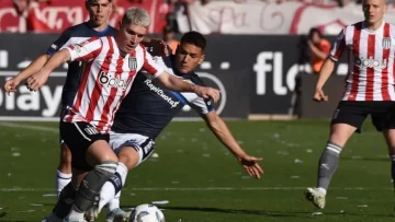 Estudiantes y Gimnasia empataron en cero en un pobre partido Estudiantes y Gimnasia empataron en cero en un pobre partido