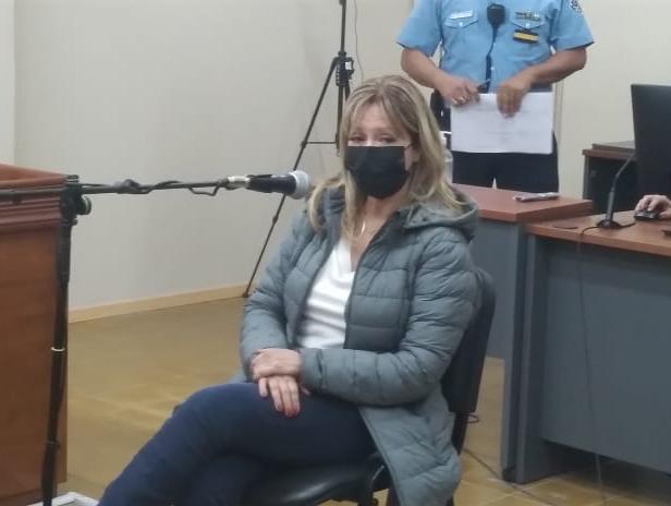 El juez Abelín dejó en libertad a la esteticista y su hija, pero les impuso una caución y no pueden salir de la provinicia El juez Abelín dejó en libertad a la esteticista y su hija, pero les impuso una caución y no pueden salir de la provinicia