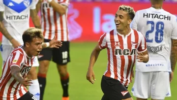 Estudiantes frustró a Vélez y cortó la mala racha Estudiantes frustró a Vélez y cortó la mala racha