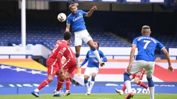 Con polémica en el final, Liverpool y Everton terminaron igualados en el clásico Con polémica en el final, Liverpool y Everton terminaron igualados en el clásico