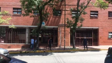 Suspenden a una maestra que por error envió a 200 alumnos un video porno personal Suspenden a una maestra que por error envió a 200 alumnos un video porno personal