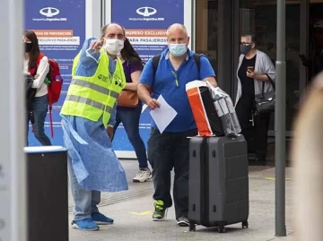 Comienzan los testeos a pasajeros provenientes de Brasil, México y Chile Comienzan los testeos a pasajeros provenientes de Brasil, México y Chile