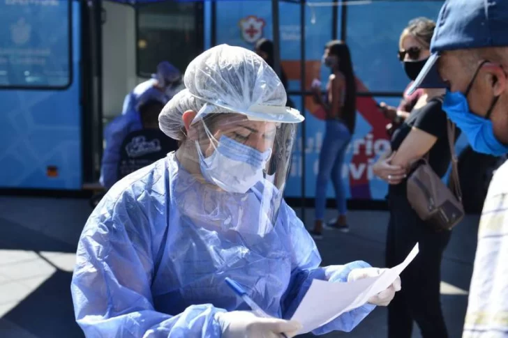 Córdoba superó a CABA en  contagios diarios con las terapias al borde del colapso