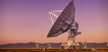 Qué se sabe de la enigmática señal de radio extraterrestre recibida desde un exoplaneta