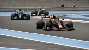 Al límite y con un final lleno de tensión, Verstappen le robó el triunfo a Hamilton Al límite y con un final lleno de tensión, Verstappen le robó el triunfo a Hamilton