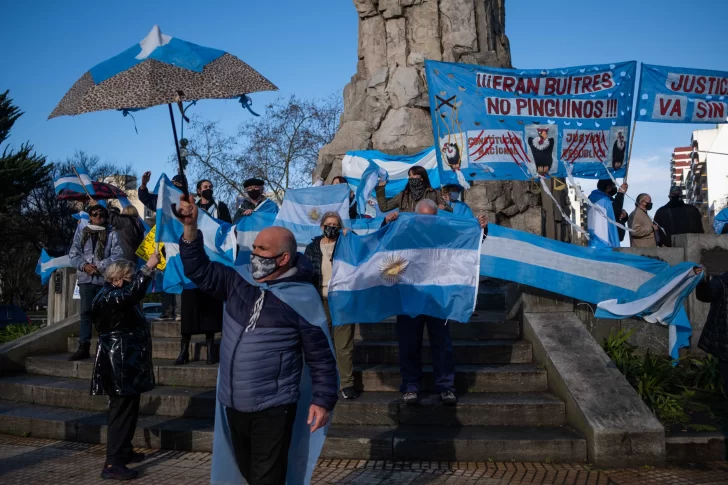 Tensa vigilia frente al Congreso que hoy vota la reforma judicial