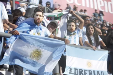 [VIDEOS] Como nadie, te mostramos desde la cancha el show en las tribunas