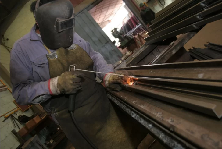 Adelantar vacaciones y reducir horas extra, tácticas para no reducir personal Adelantar vacaciones y reducir horas extra, tácticas para no reducir personal