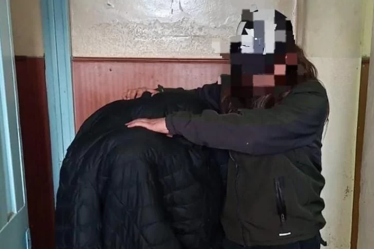 Cae por robar dos motos y  varias ruedas