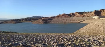 Sin agua en los diques