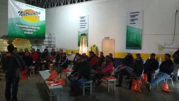 Agua superficial y subterránea como un solo recurso público Agua superficial y subterránea como un solo recurso público