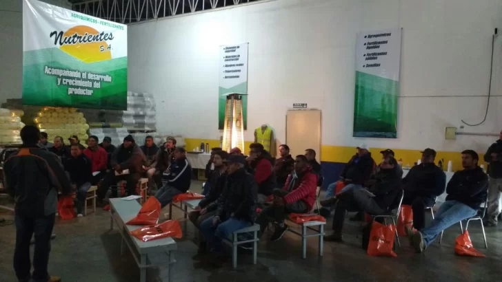 Agua superficial y subterránea como un solo recurso público Agua superficial y subterránea como un solo recurso público