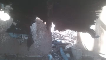 Perdieron su casa con todas sus pertenencias en un incendio y piden ayuda Perdieron su casa con todas sus pertenencias en un incendio y piden ayuda