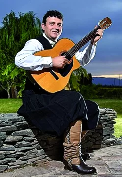 Cuyanos, al pie de la quebrada Cuyanos, al pie de la quebrada