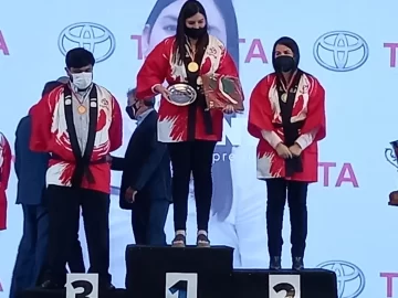 Toyota Argentina premió a Señor González por la excelencia en la atención al cliente Toyota Argentina premió a Señor González por la excelencia en la atención al cliente