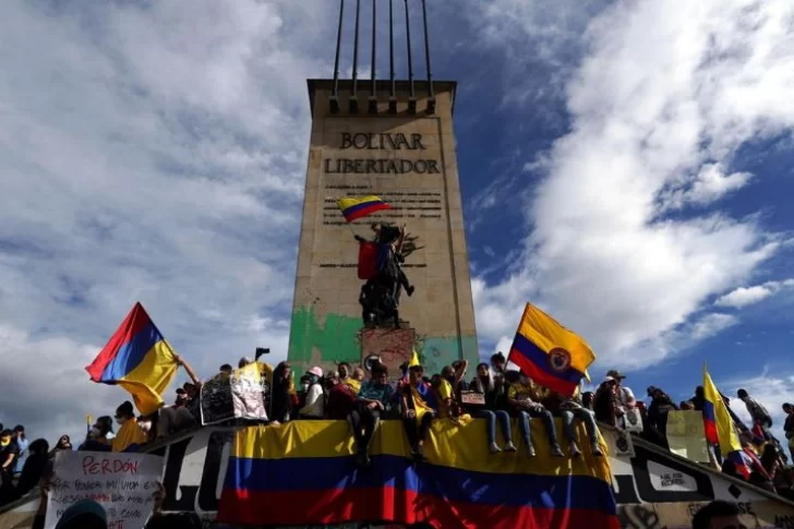 Colombianos exigen el fin de la represión bajo un masivo Paro Nacional