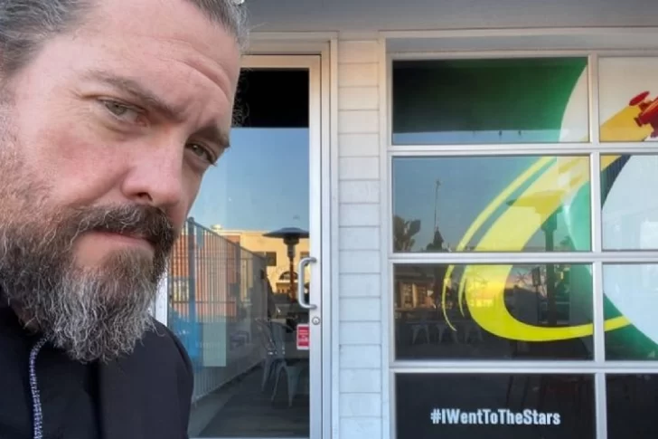 Ex jefe naval de los Estados Unidos: “Los ovnis nos llevan 1000 años de ventaja”