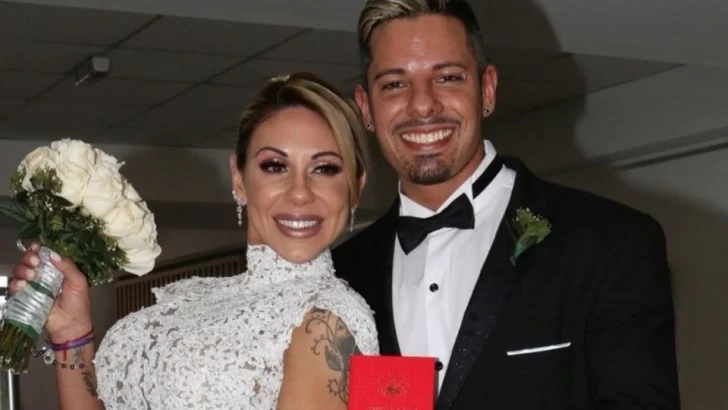 Mónica Farro con look nuevo y cancelación de divorcio Mónica Farro con look nuevo y cancelación de divorcio