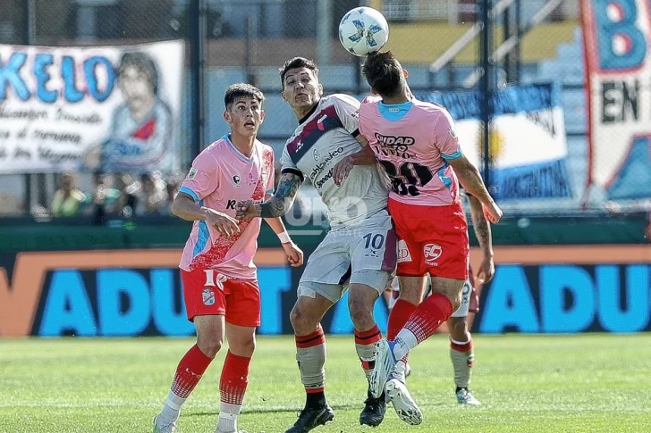Emmanuel Mas y Rubén Botta sufrieron una dura derrota con Colón
