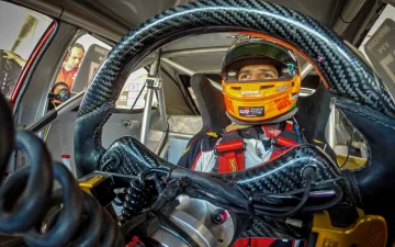 Enojado por la penalización, Matías Rossi se bajó de correr en San Juan Enojado por la penalización, Matías Rossi se bajó de correr en San Juan