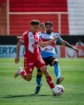 Unión venció a Patronato en Santa Fe tras la salida del DT Azconzábal Unión venció a Patronato en Santa Fe tras la salida del DT Azconzábal