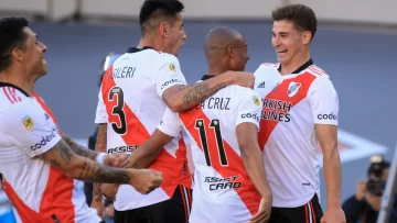 River doblegó a Boca todo el partido y se subió a la cima River doblegó a Boca todo el partido y se subió a la cima