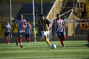 Peñarol pisó fuerte en Bahía Blanca y quedó al borde de la clasificación Peñarol pisó fuerte en Bahía Blanca y quedó al borde de la clasificación