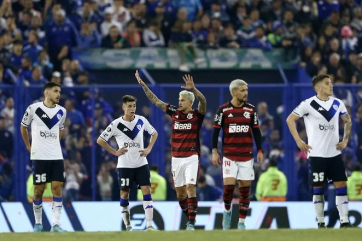 Vélez sufrió un duro revés como local ante el poderoso Flamengo y quedó casi eliminado