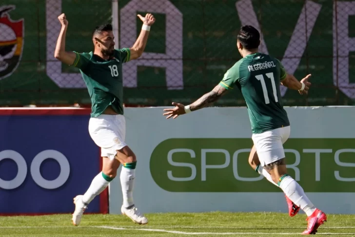 Bolivia goleó a Paraguay y sueña