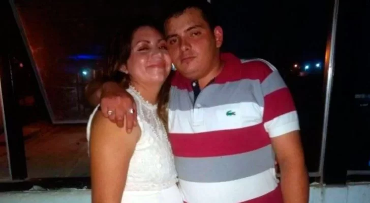 Está acusado de matar a su esposa y culpó a su hijo de 3 años Está acusado de matar a su esposa y culpó a su hijo de 3 años