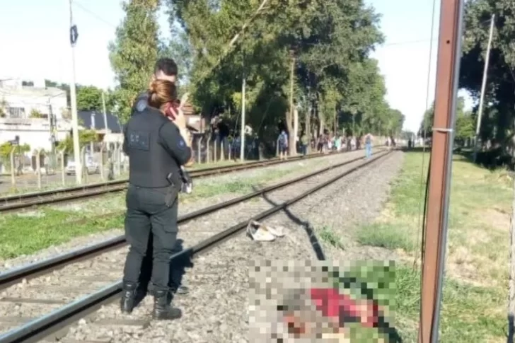Matan a una mujer tras arrojarla a las vías del tren y por el femicidio detienen a su esposo