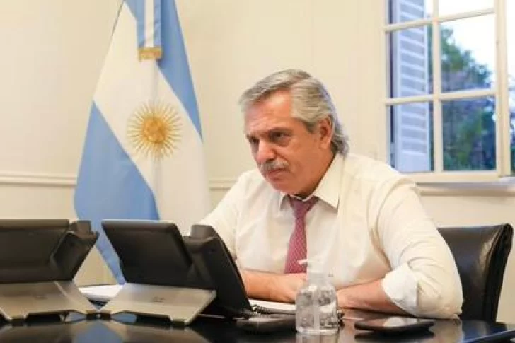 Fernández advirtió sobre la circulación de información falsa en WhatsApp: “Solo te perjudica”