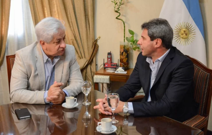 Uñac, cara a cara con el jefe de los empleados judiciales