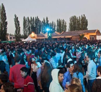 Buenos Aires: autorizarán las fiestas al aire libre de hasta 200 personas Buenos Aires: autorizarán las fiestas al aire libre de hasta 200 personas