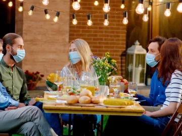 12 recomendaciones de especialistas para cuidarse del coronavirus durante los festejos de fin de año 12 recomendaciones de especialistas para cuidarse del coronavirus durante los festejos de fin de año