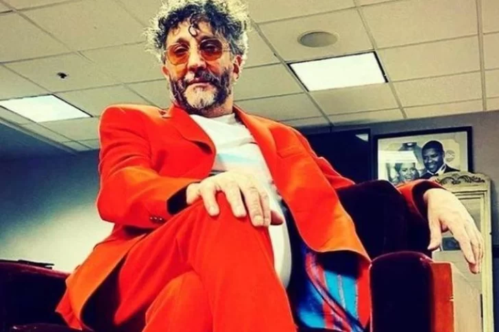Fito Páez vuelve a dar un show desde el living de su casa