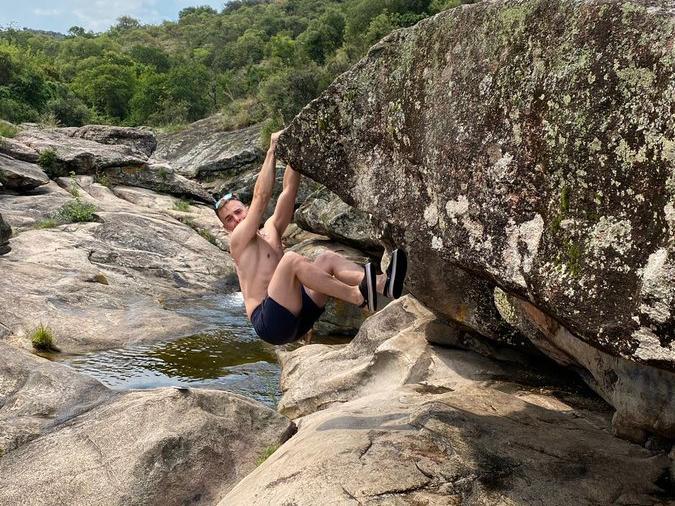 Subió una foto a Twitter, pidió que la editaran y lo llenaron de memes Subió una foto a Twitter, pidió que la editaran y lo llenaron de memes