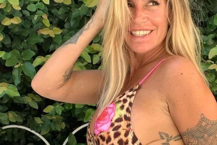 El encendido baile de Flor Peña meneándole la colita a su pareja