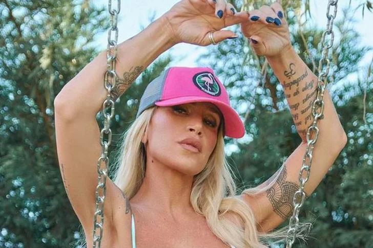 Flor Peña grabó un video jugando con su bombacha y le llovieron comentarios: “No tires tanto…”