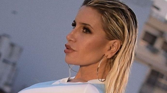 Florencia Peña lució una malla enteriza que despertó curiosidad por un particular detalle