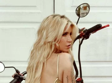 Florencia Peña mostró su famoso “hilo rojo” Florencia Peña mostró su famoso “hilo rojo”